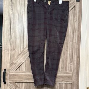 Democracy Women’s Chinos - Dark Plaid